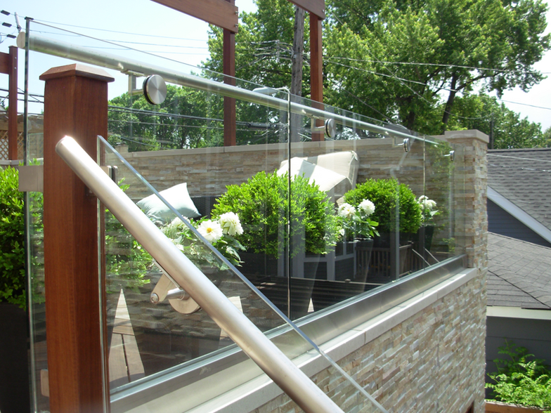 Outdoor glass railing